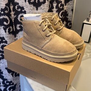 UGG Mustard Seed Neumels